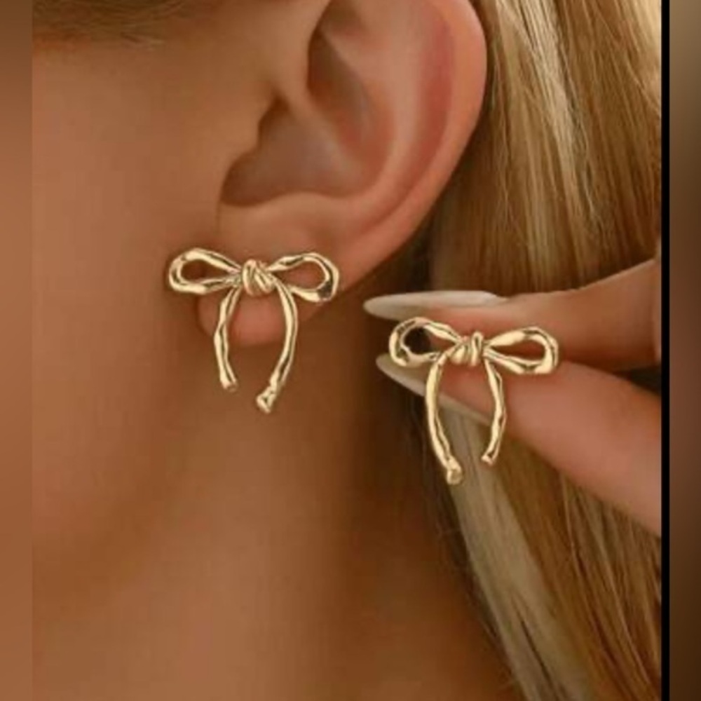 ✨NEW Elegant Gold Bow Hypoallergenic Earrings